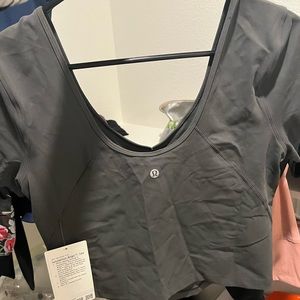 Lululemon crop top